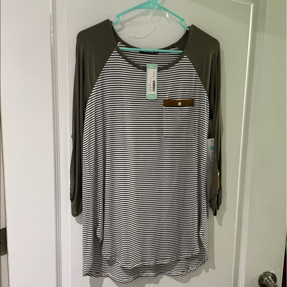 NWT pink clover. Size Medium